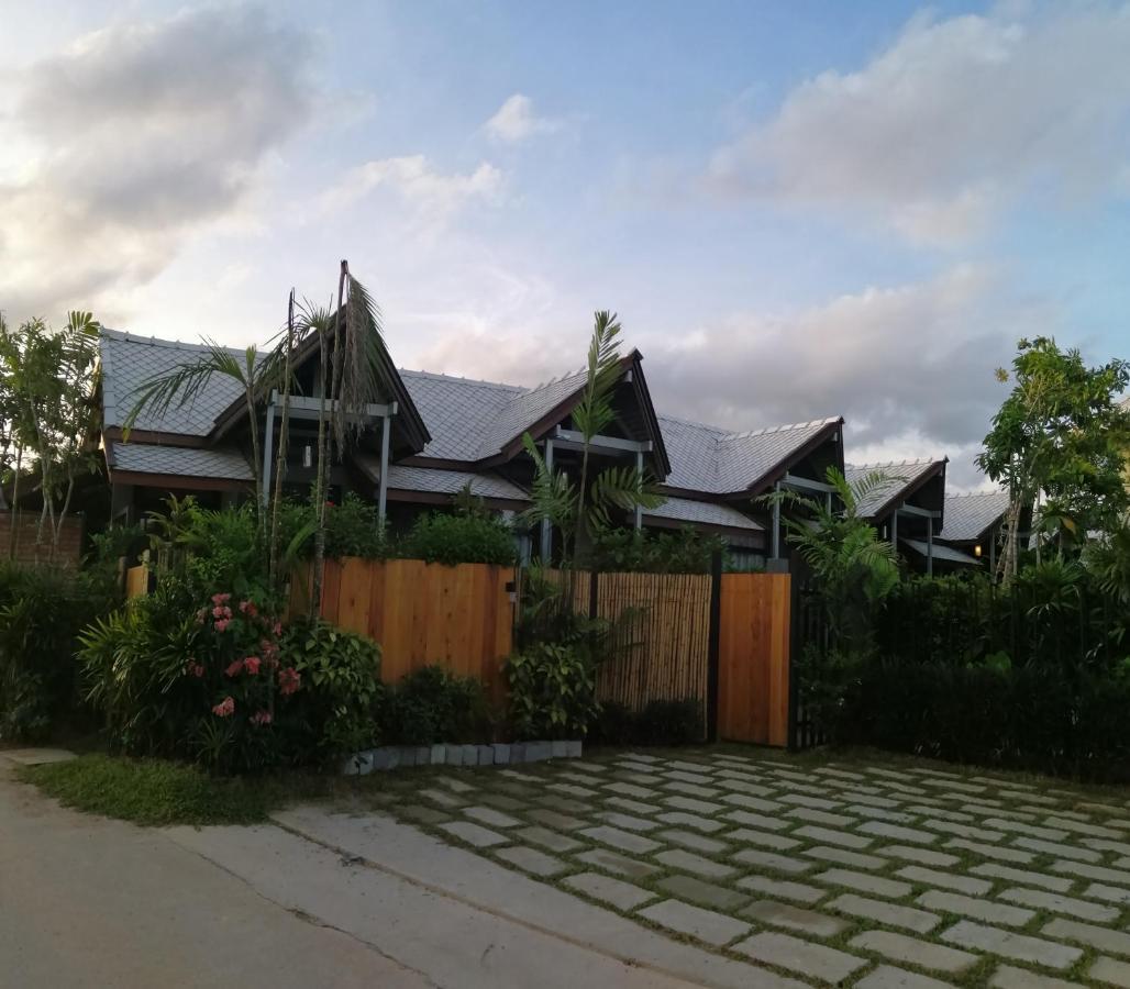 Jr Place Klong Muang Beach Bagian luar foto
