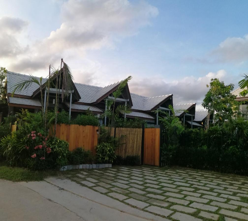 Jr Place Klong Muang Beach Bagian luar foto