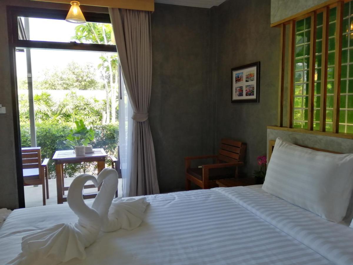 Jr Place Klong Muang Beach Bagian luar foto