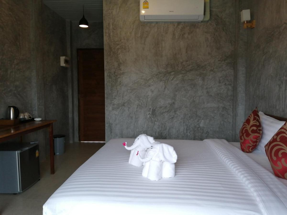 Jr Place Klong Muang Beach Bagian luar foto